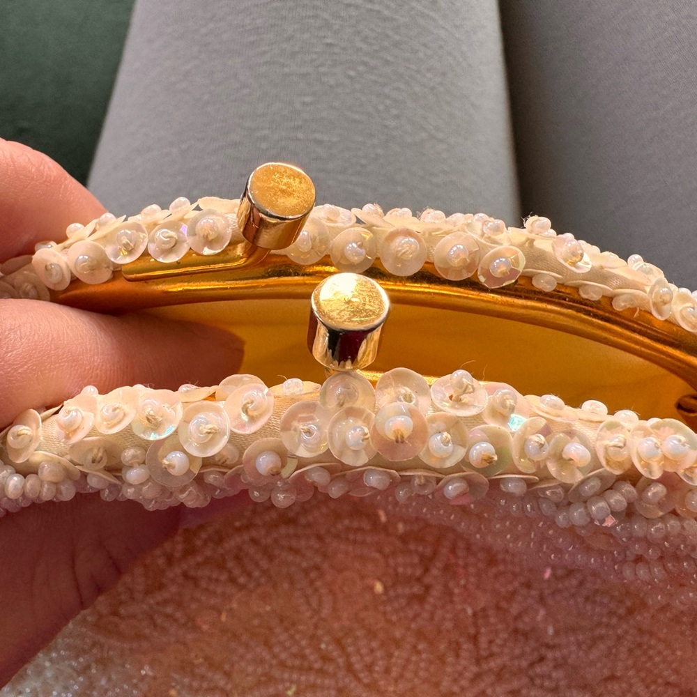 Vintage La Regale beaded purse
